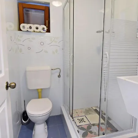 Apartment Fuer Paare, Nur Einen Steinwurf Vom Entfernt