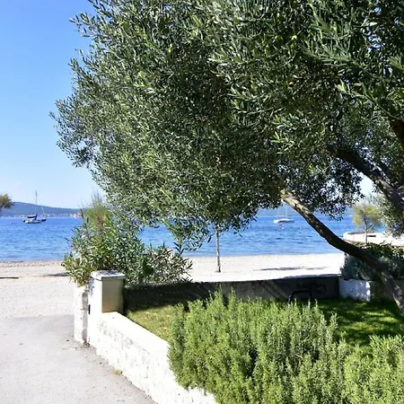 Fuer Paare, Nur Einen Steinwurf Vom Entfernt Apartment