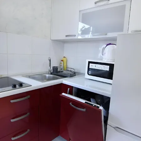 Fuer Paare, Nur Einen Steinwurf Vom Entfernt Apartment
