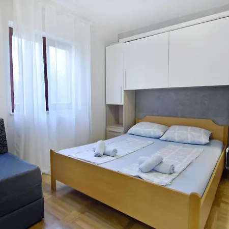 Fuer Paare, Nur Einen Steinwurf Vom Entfernt * Biograd Na Moru