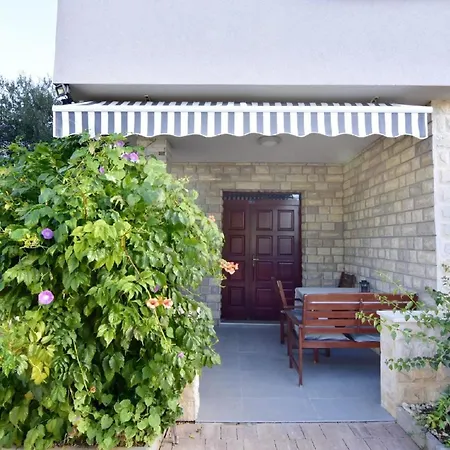 Fuer Paare, Nur Einen Steinwurf Vom Entfernt Apartment Biograd Na Moru